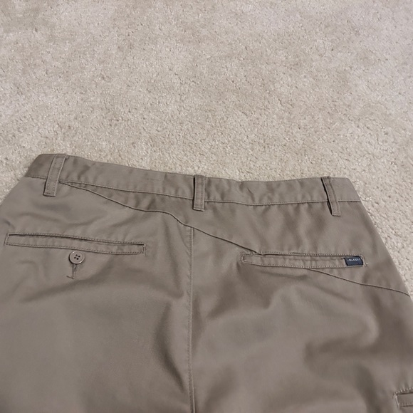 Men’s Volcom Shorts - Picture 6 of 8